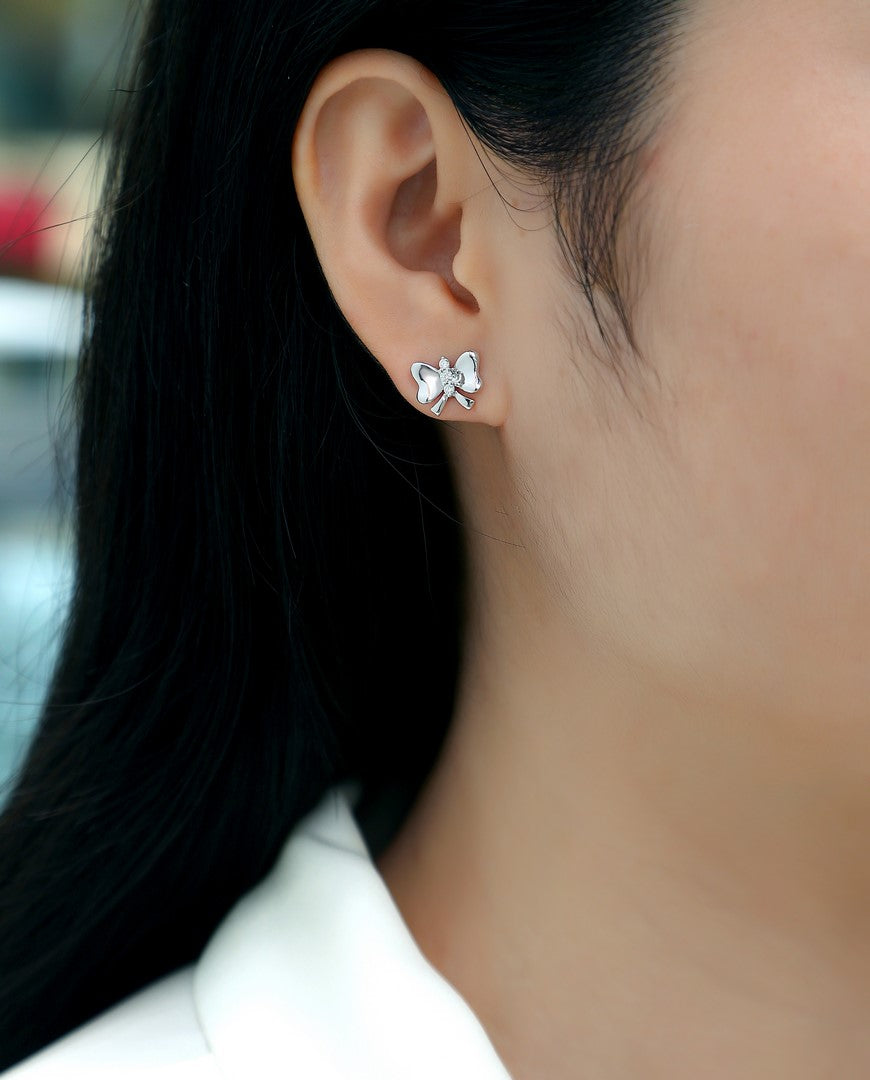 14K WG DIAMOND BOW TIE EARRING