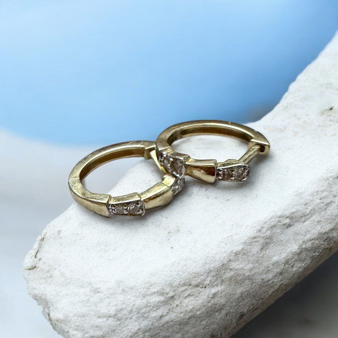 14kyg Diamond Huggies